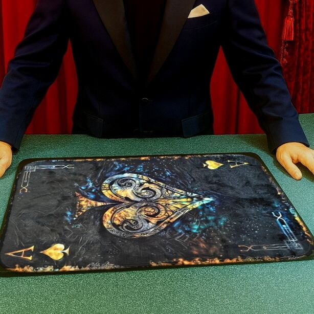 CMA黒【高級トランプマット：エース】 クッション性がほどよく、シック