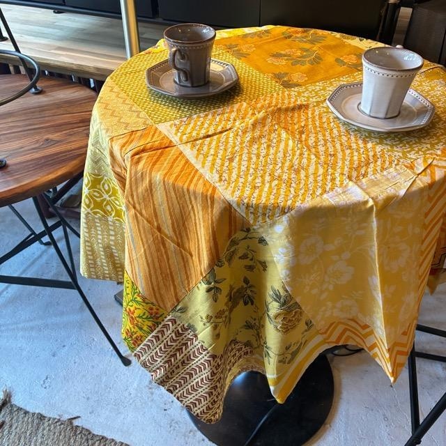 インド プリントパッチワークマルチクロス 110cm×110cm イエロー アソート トライバル ボタニカル マルチカバー メール便 テーブルクロス インド プリントパッチワークマルチクロス 110cm×110cm イエロー アソート トライバル ボタニカル マルチカバー メール便 テーブルクロス