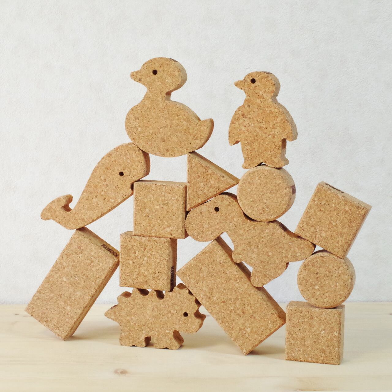 KORXX コルクのペンギン | 木のおもちゃ専門店 おもちゃ箱 イカロス