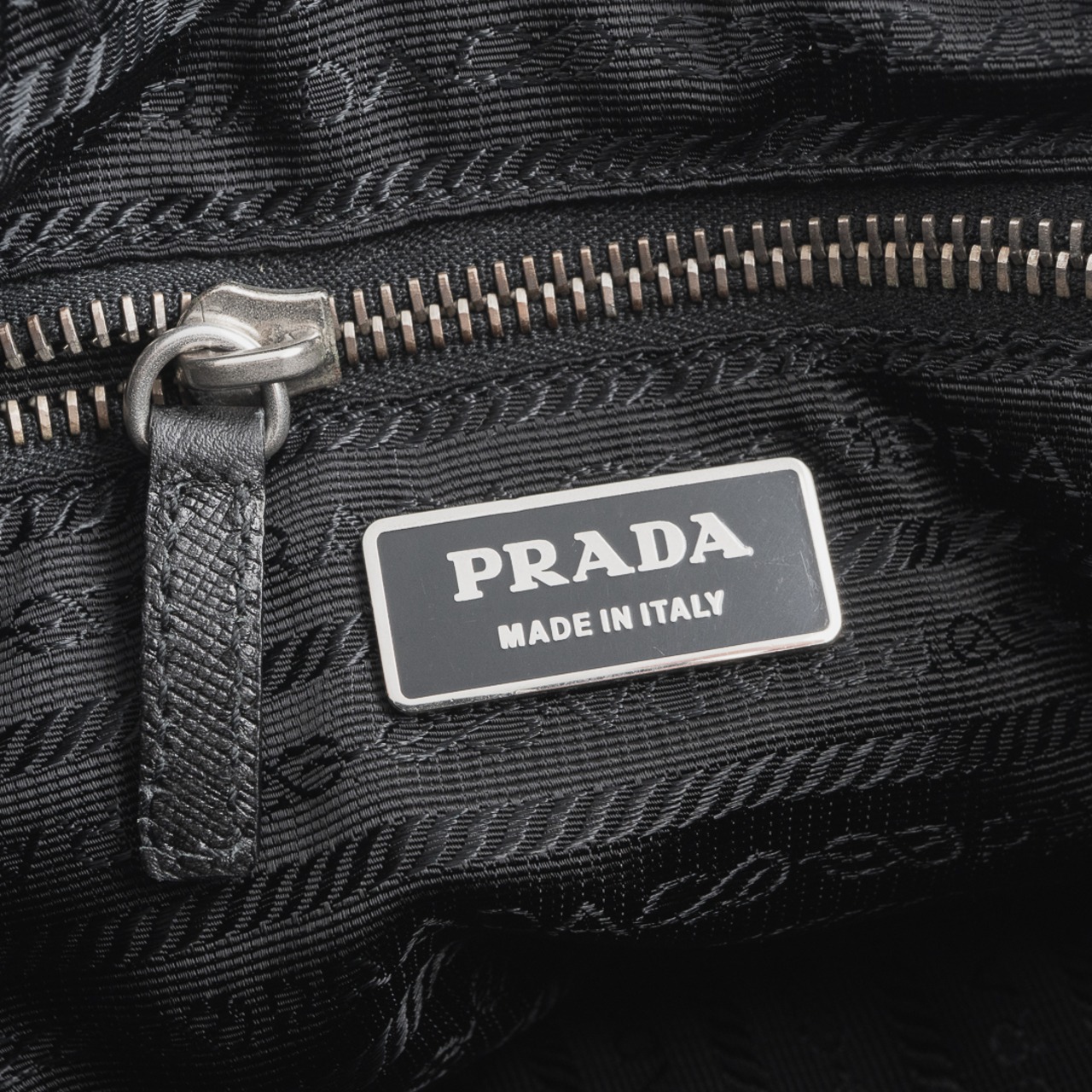 プラダ ショルダーバッグ ブラック ナイロン レザー ヴィンテージ