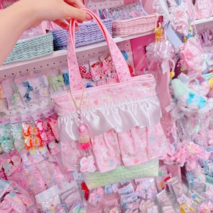 【N4】41-2フリルトートバッグ(キーホルダー付き)