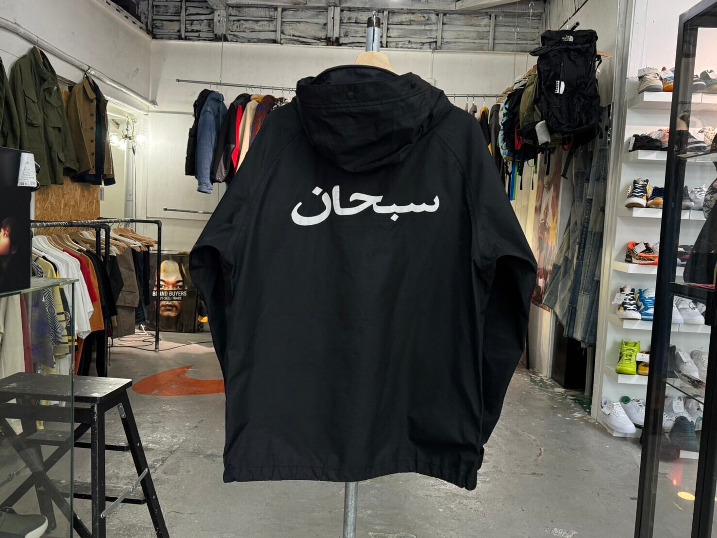 Supreme ARABIC LOGO WET WEATHER PARKA BLACK LARGE 57813 | BRAND 