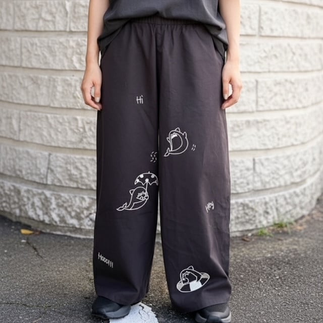 LOW-KEY SHARK Pants「そのサメ、かわいい!!!」で繋がるワイド サメ