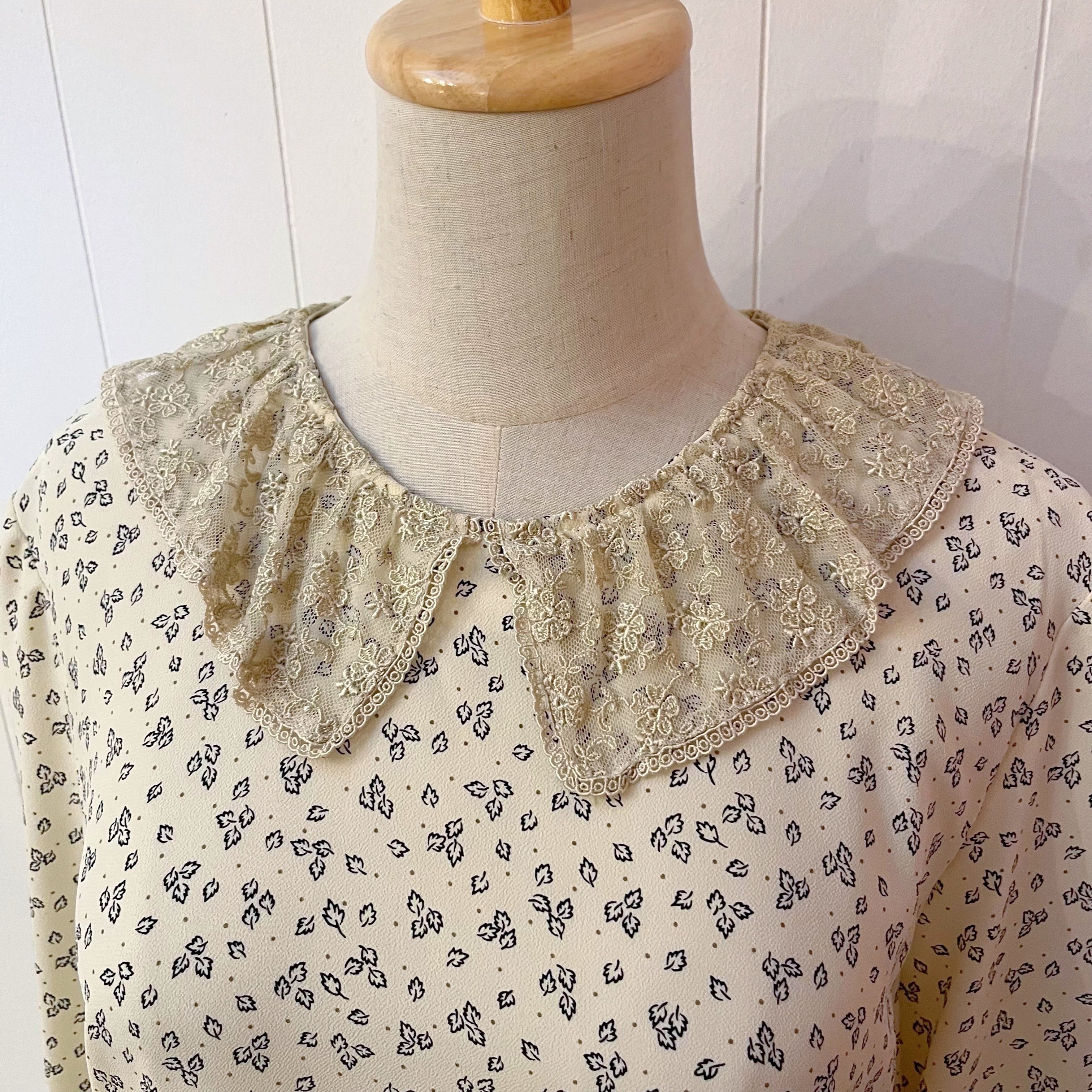 flower lace collar side ribbon one-piece