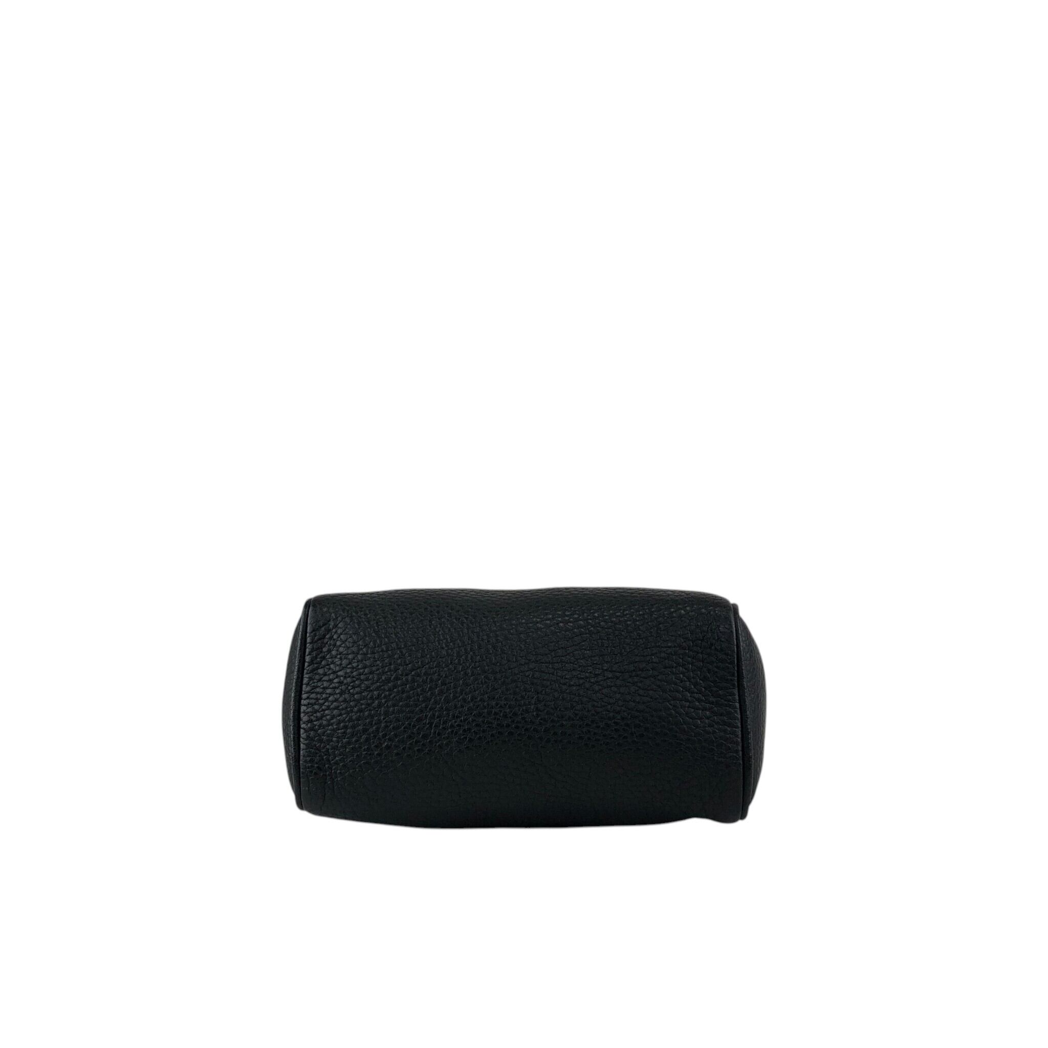 FENDI フェンディ ショルダーバッグ ブラック FFロゴ レザー 2WAY