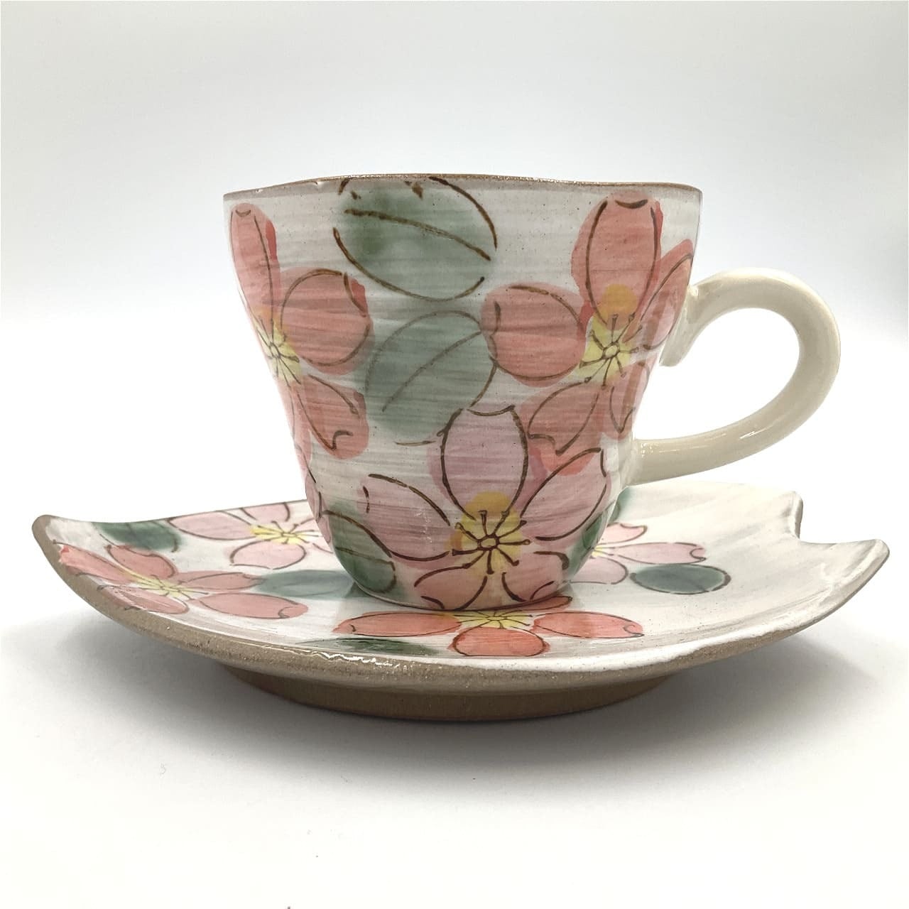 カップ＆ソーサーセット】赤桜花びらカップ＆ソーサー | 和光カタヤマ