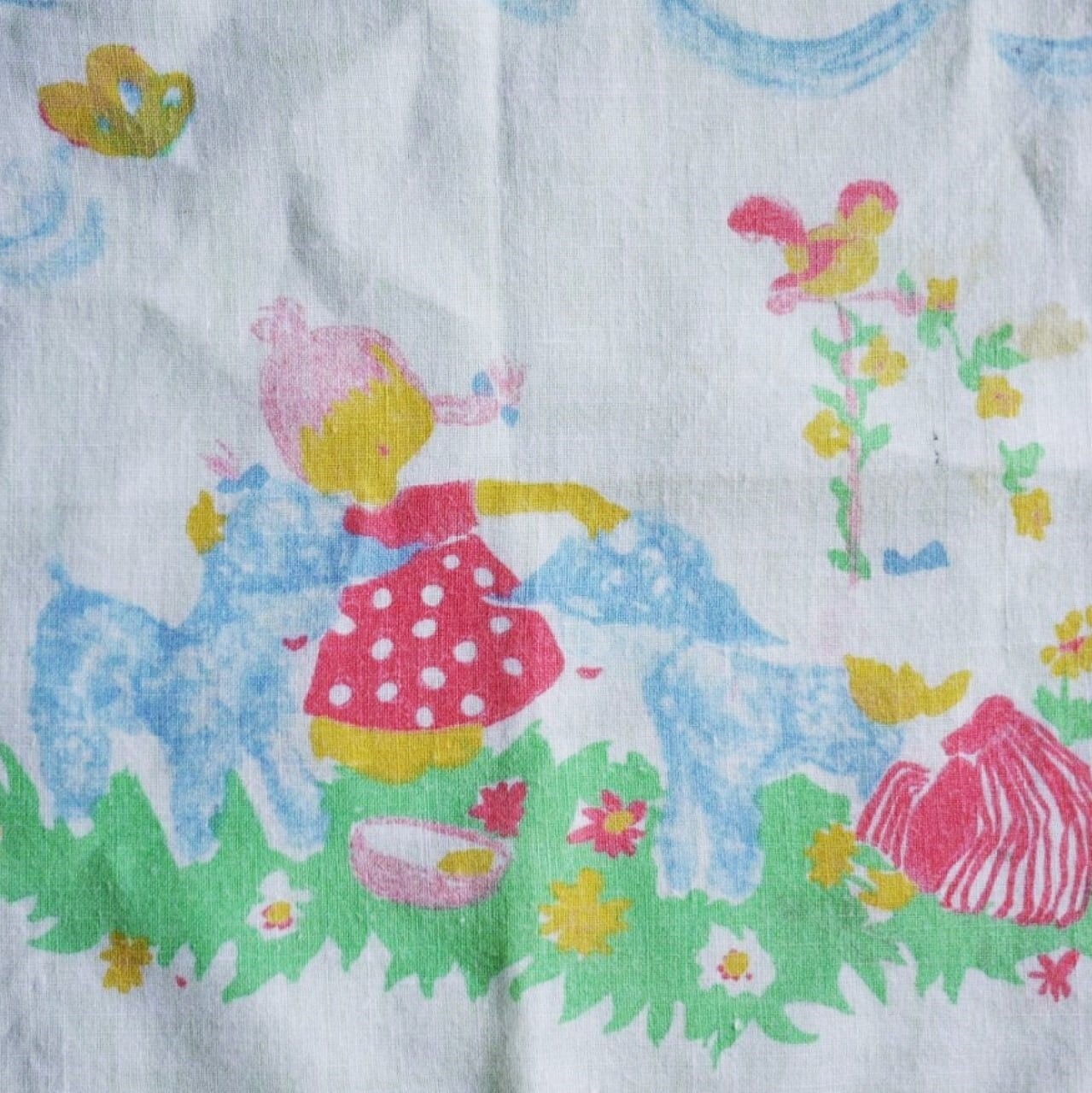 ドイツ子供ハンカチ ワンコとお散歩する女の子