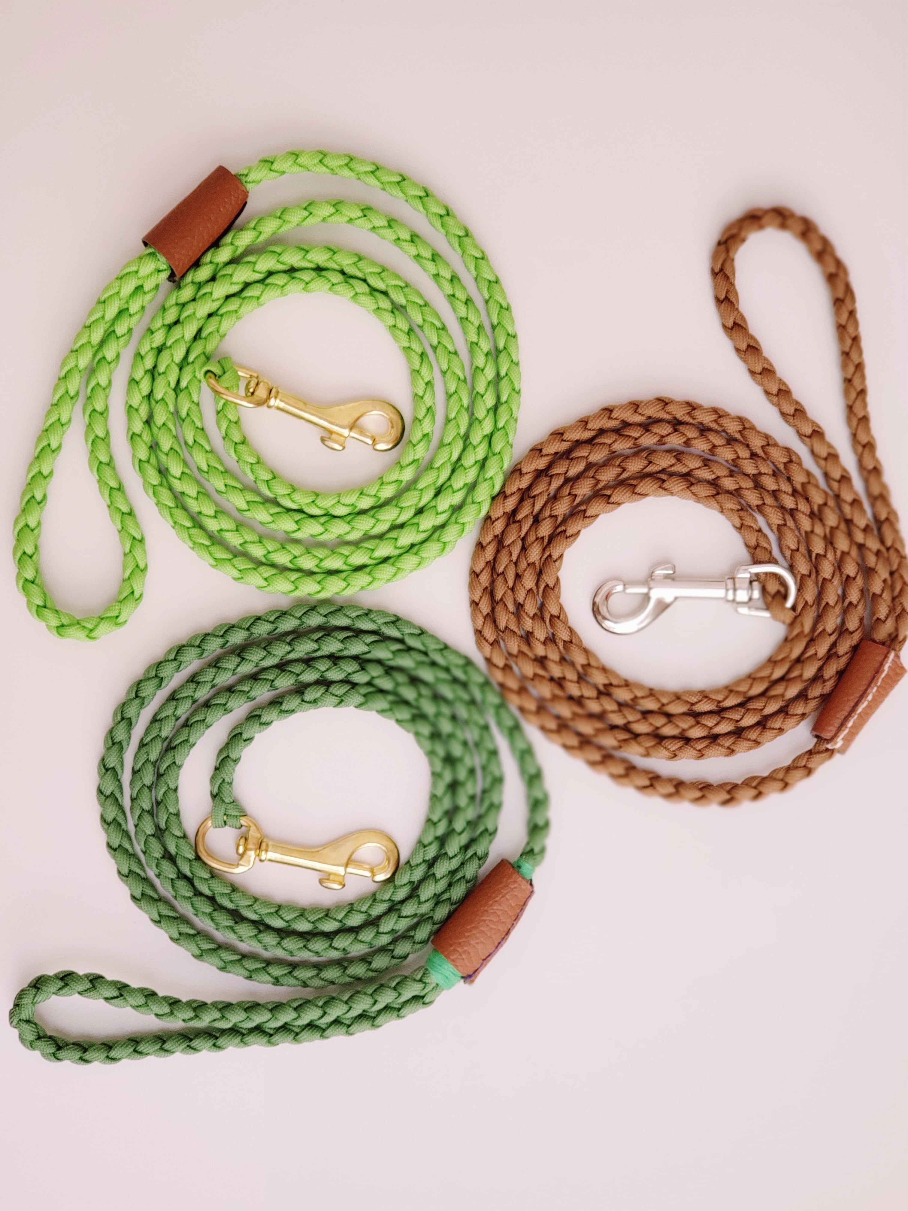 マットブラウンのリード 犬 パラコードリード | ironnairo