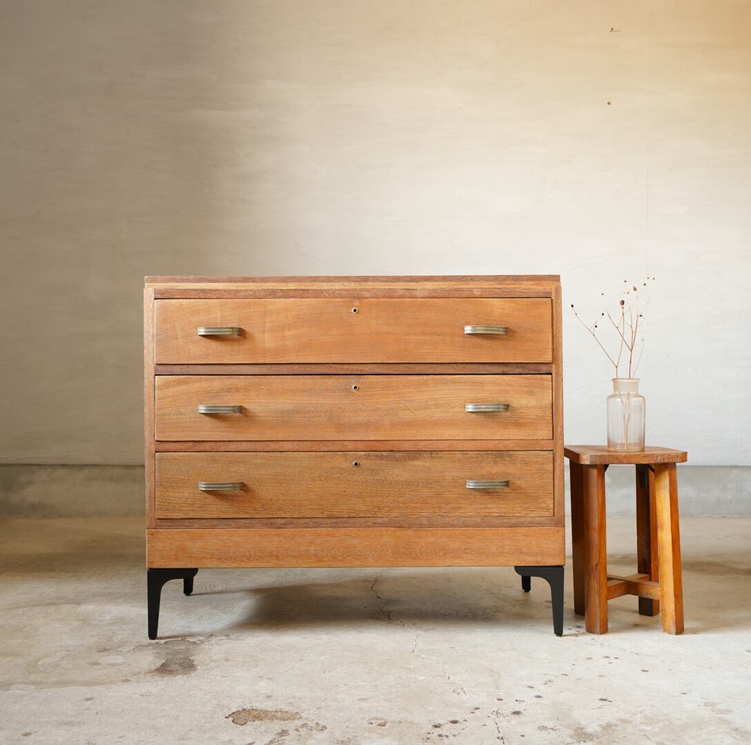 3杯の引き出しチェスト