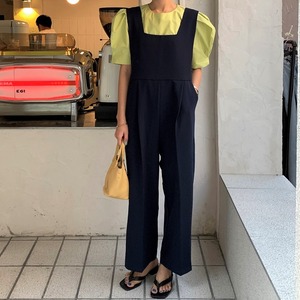 パフスリーブシャツ×サロペット