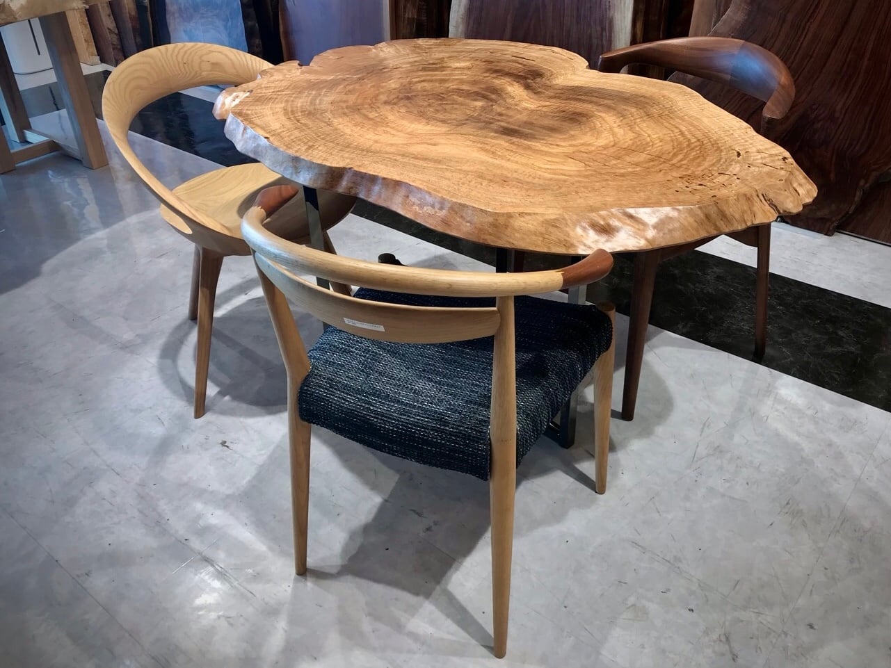 輪切り】楢（ナラ）_1100×700×43_横浜元町店_テーブル天板/一枚板