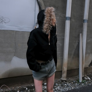 CROPPED FUR HOODIE / BLK