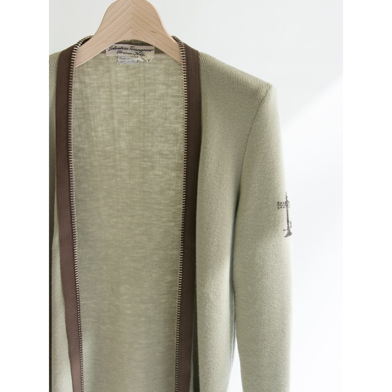【Salvatore Ferragamo】Made in Italy 100% Wool Knit Cardigan(サルヴァトーレ フェラガモ イタリア製 ウールニットカーディガン)