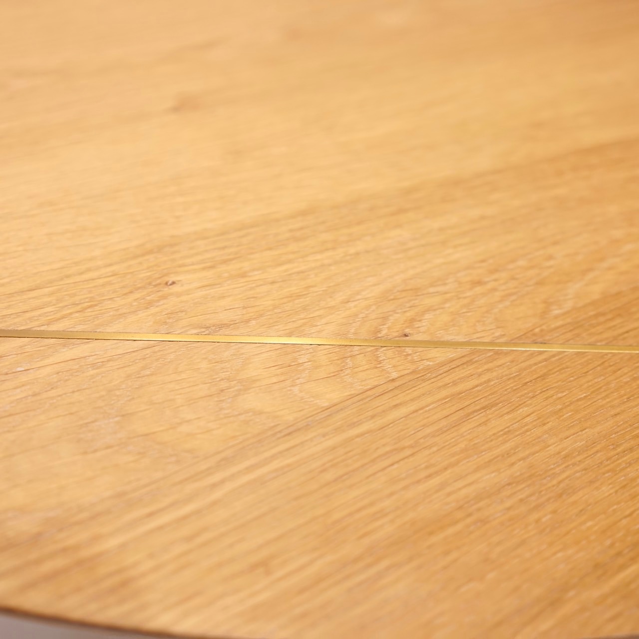 ASPLUND アスプルンド SQUARE ROOTS スクエアルーツ QUATTRO COFFEE TABLE S クアトロ コーヒーテーブル ローテーブル 円形 テーブル オーク材 スチール脚 北欧 モダン インダストリアル