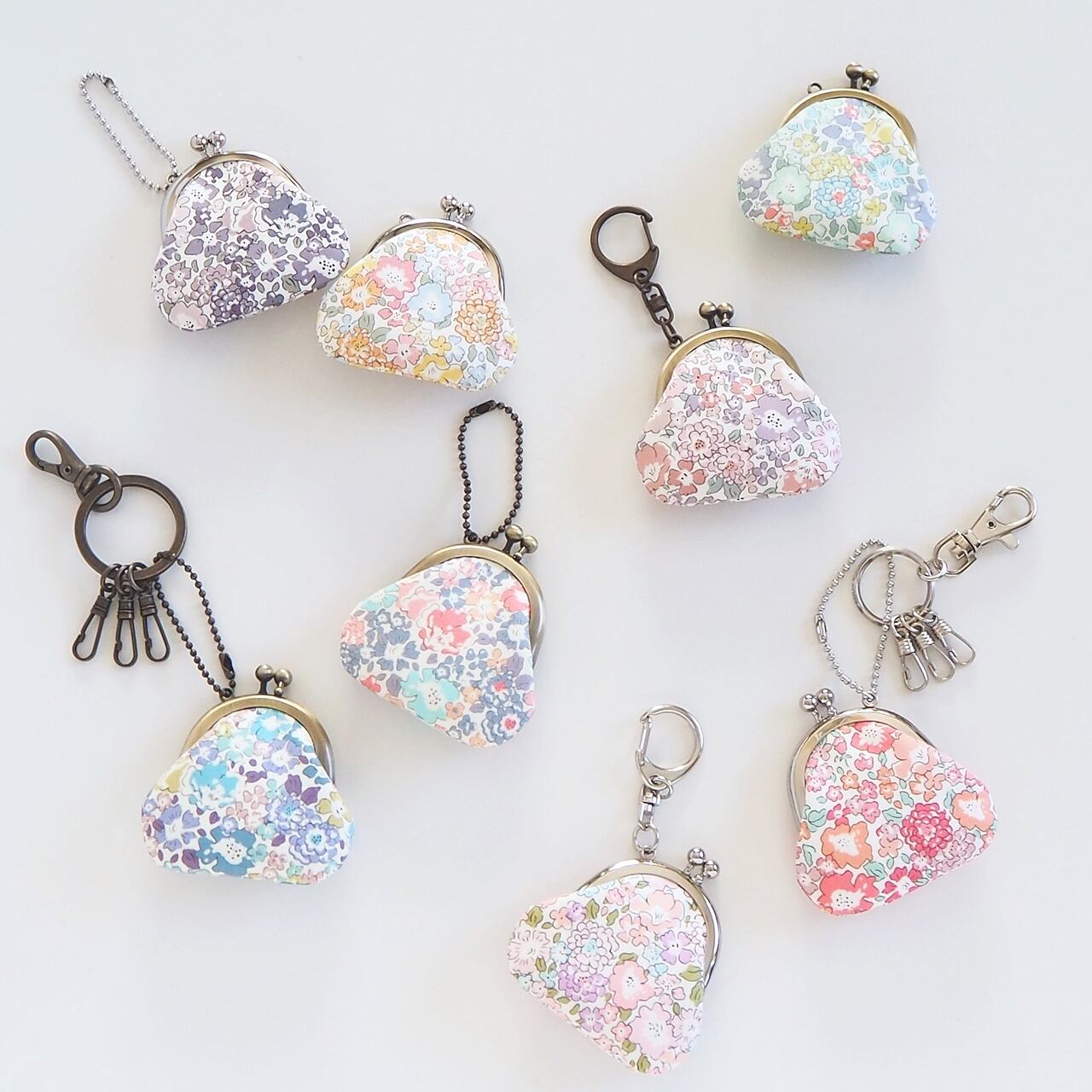 □リバティープリントのミニがま口キーホルダー / ミシェル□ chloe