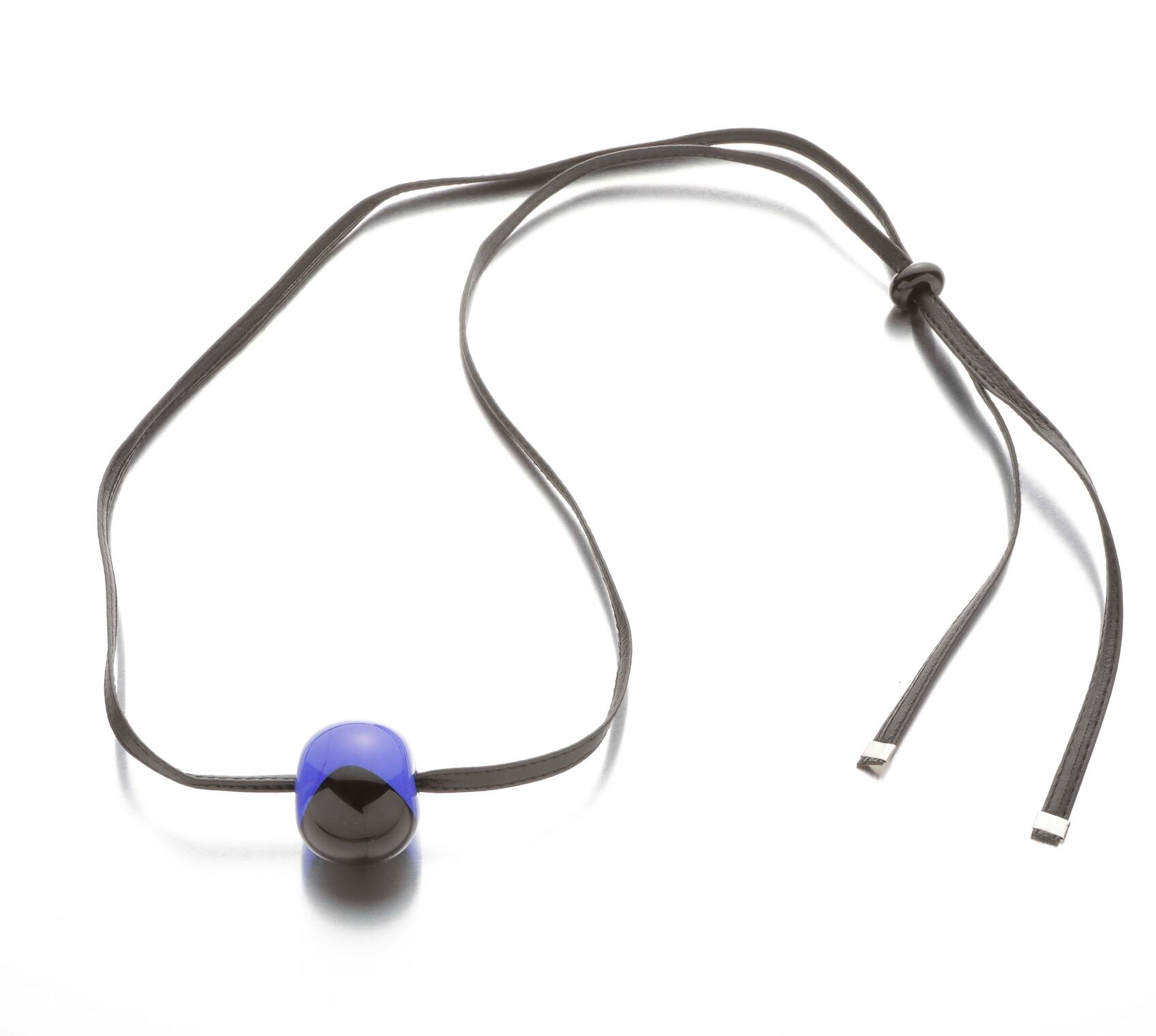 【Macchia (マッキア)】 ロングネックレス (ブルー&ブラック)