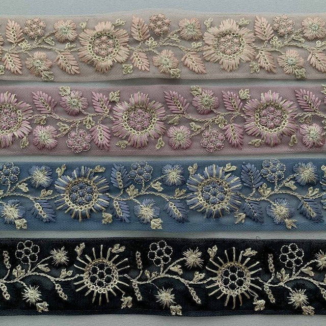 つぶつぶお花の刺繍チュールレース（1mカット）