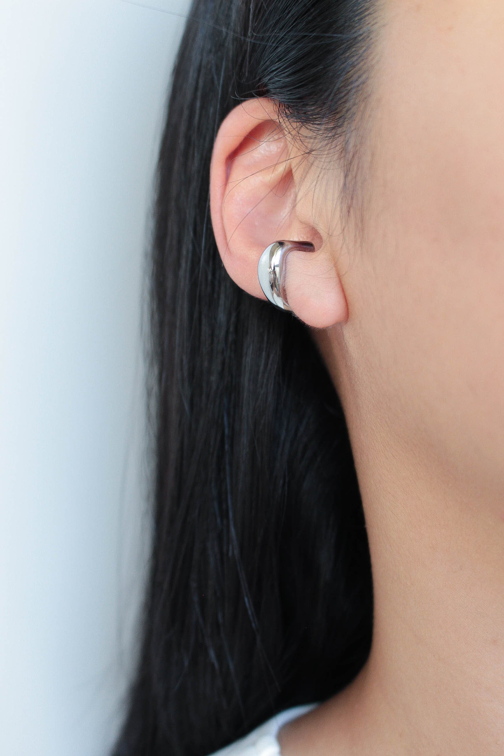 Nuance Curve Ear Cuff