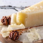 イタリア産 ペコリーノ・ロマーノ 9ヶ月熟成 切りたて 2kg 業務用|グラスフェッド Pecorino Romano Aged 9 Months 2kg | Bulk Pack | Freshly Cut
