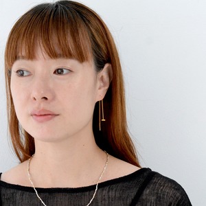 vertical  ピアス ゴールド