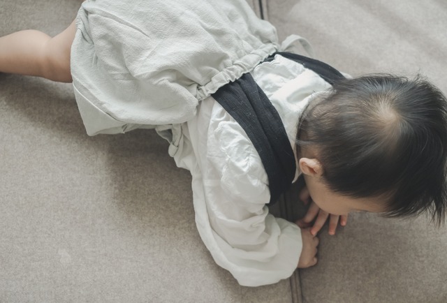 【取寄】サイドリボンがポイントのバイカラーロンパース