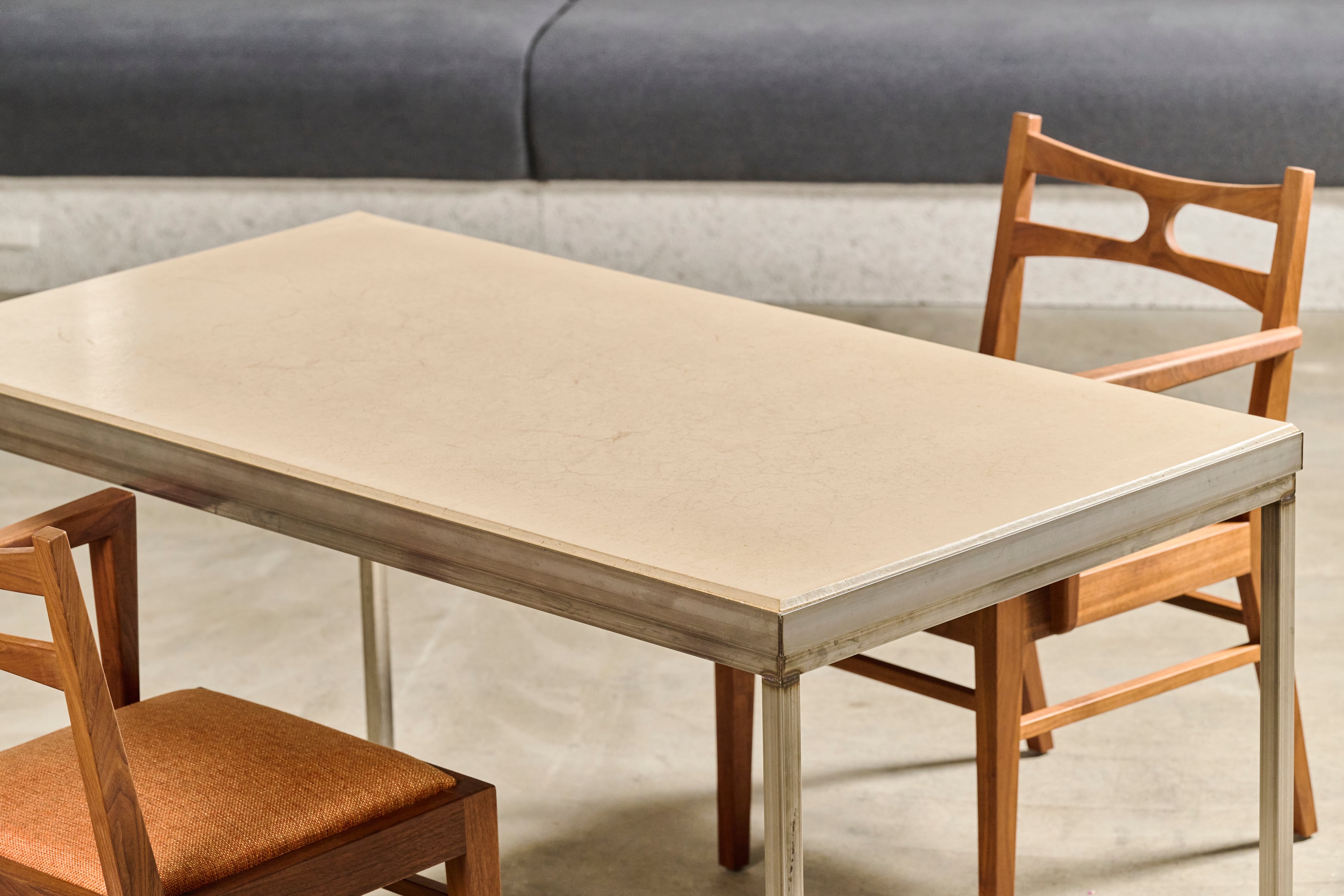 小鹿田土 左官磨き仕上げ ステンレステーブル | eranoiwa