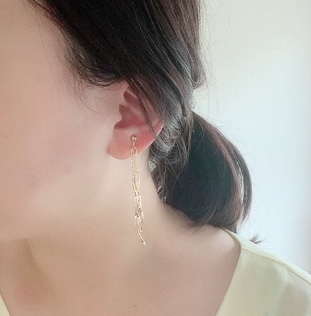 ウェーブシルバー×ブラックタッセル♡ピアス／イヤリング