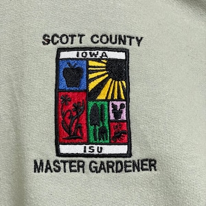 【HANES】SCOTT COUNTY MASTER GARDENER 庭師 ガーデナー ガーデニング 刺繍ロゴ ワンポイント スウェット トレーナー プルオーバー M アースカラー くすみグリーン くすみカラー 若草色 US古着