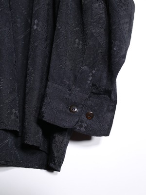 gloss black full pattern over silhouette band-collar shirt