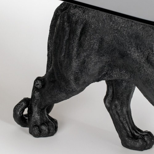 存在感抜群のアート家具｜ヒョウ ガラステーブル