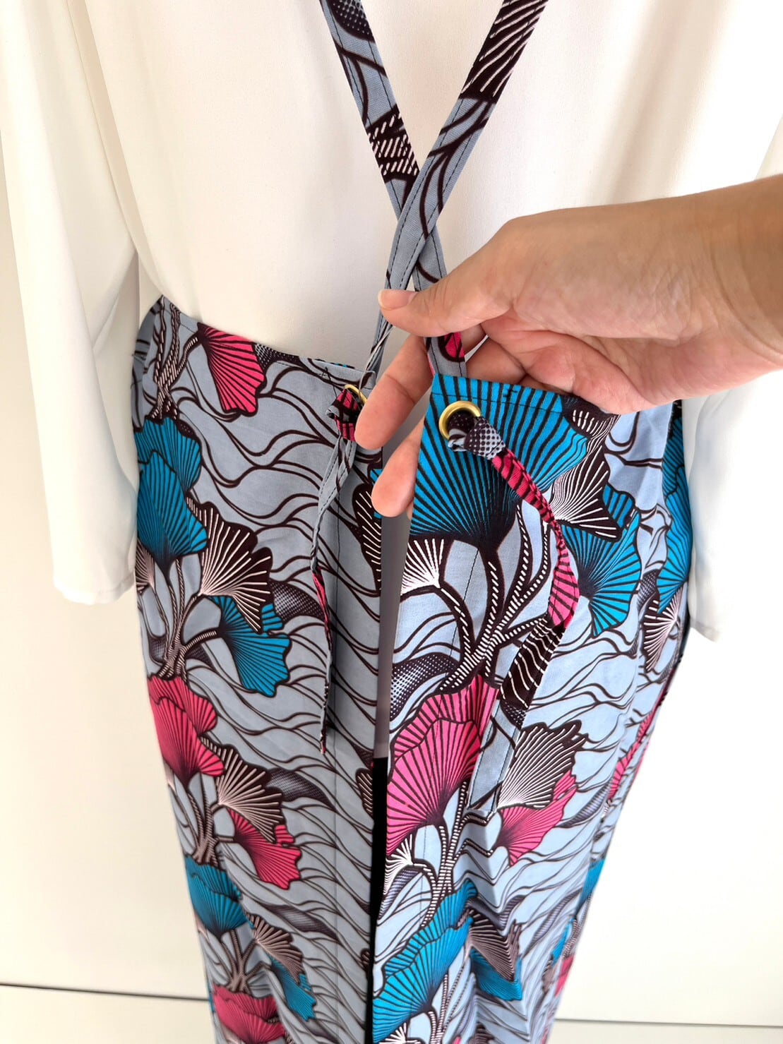 アフリカ布のナチュラルエプロン 銀杏リーフ/グレー | lalaproducts