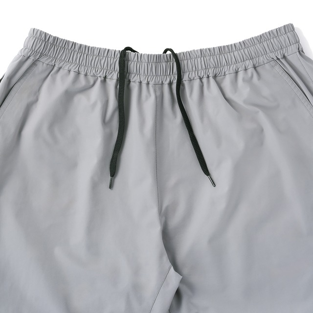 旅にもハイキングにもストレスのないパンツ"Unwind Pants"