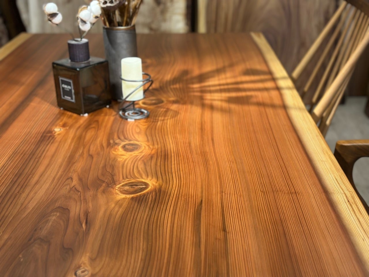 1枚板 一枚板ダイニングテーブル 杉（すぎ）上杢 ＜ウレタン塗装