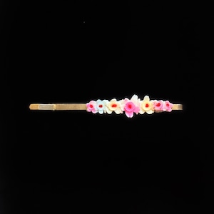 Pastel flower bar head pin