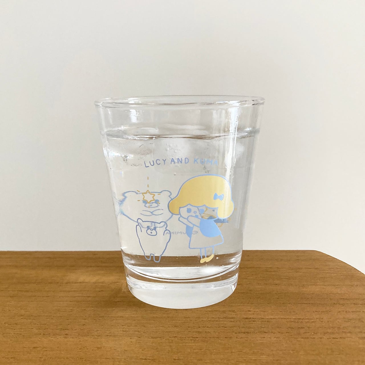 グラス「LUCY AND KUMA 空からやって来た」