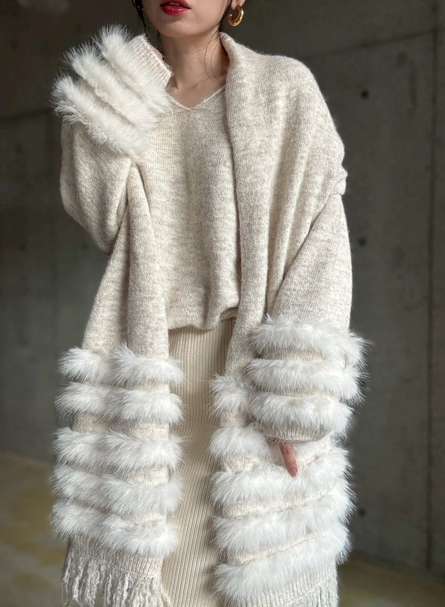 【12/24 21:00〜】ファー付きマフラー+ニットプルオーバーset【アイボリー】
