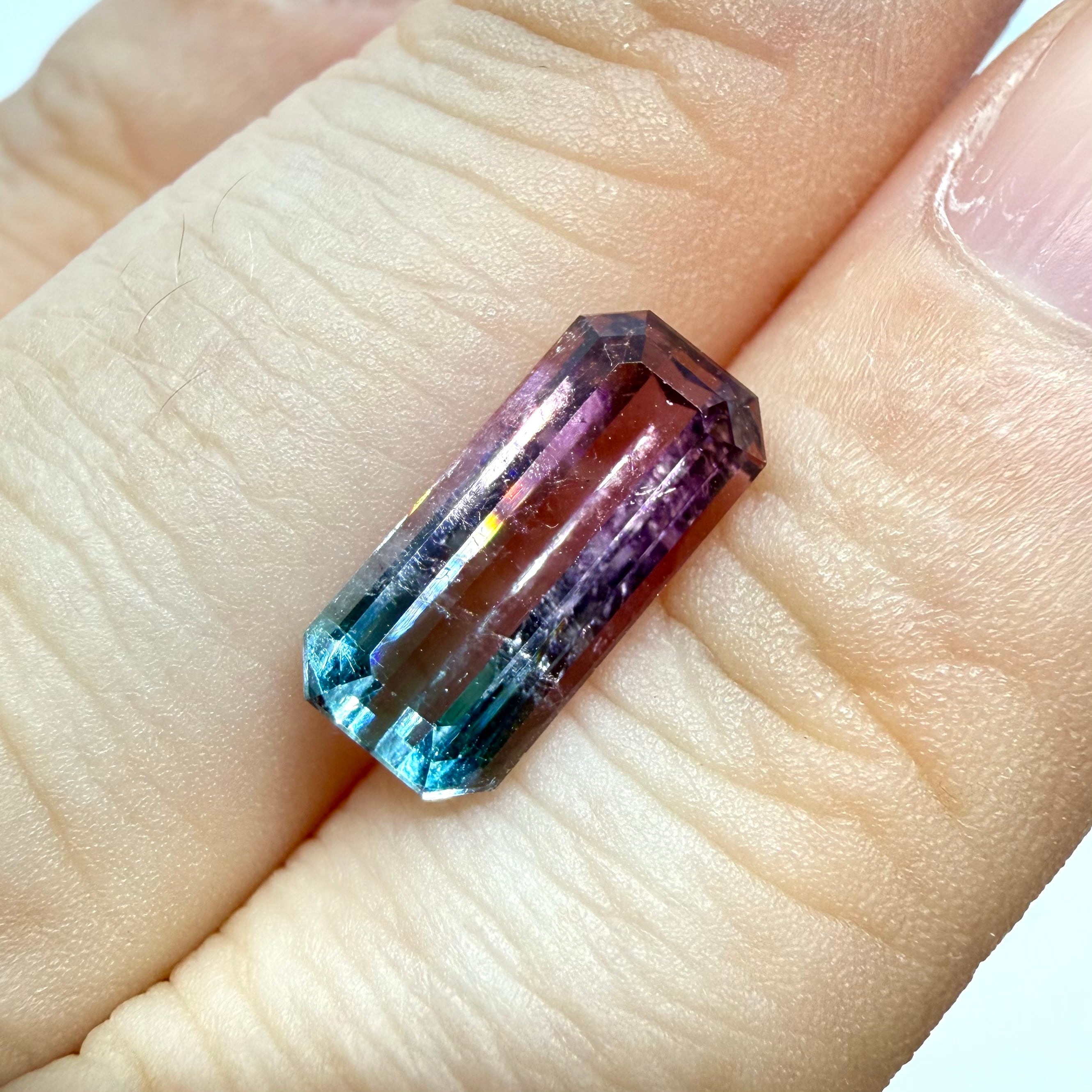 春らしいバイカラートルマリン