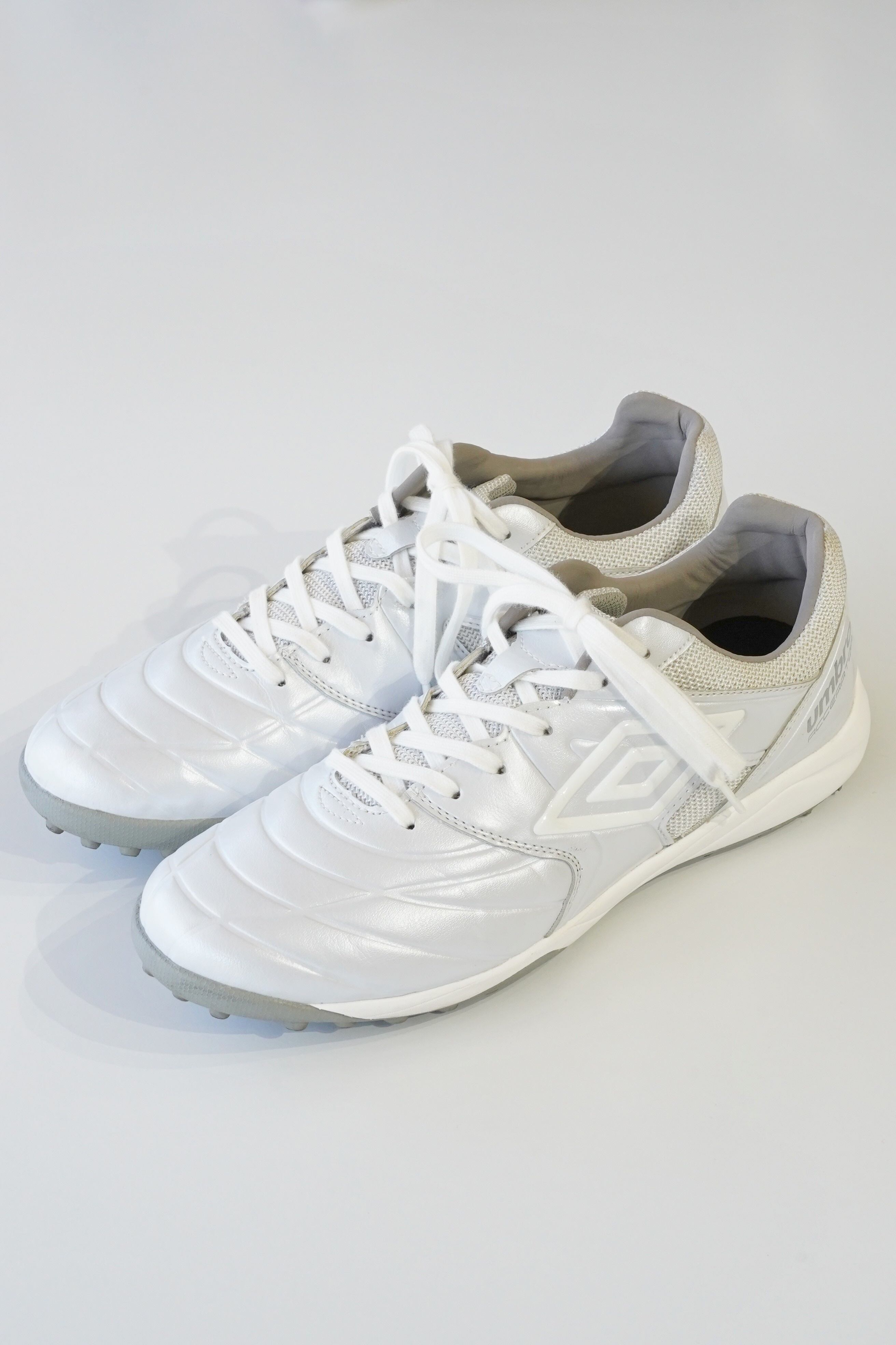 UMBRO(アンブロ) アクセレイター TR WIDE フットサル・トレーニングシューズ 27.5cm