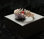 ゴム紐マクラメアクセサリー/赤メノウのシックなブレスレット