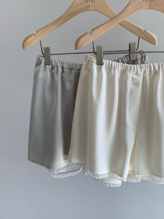 (予約) LIFFEY / Satin lace shorts 2color　