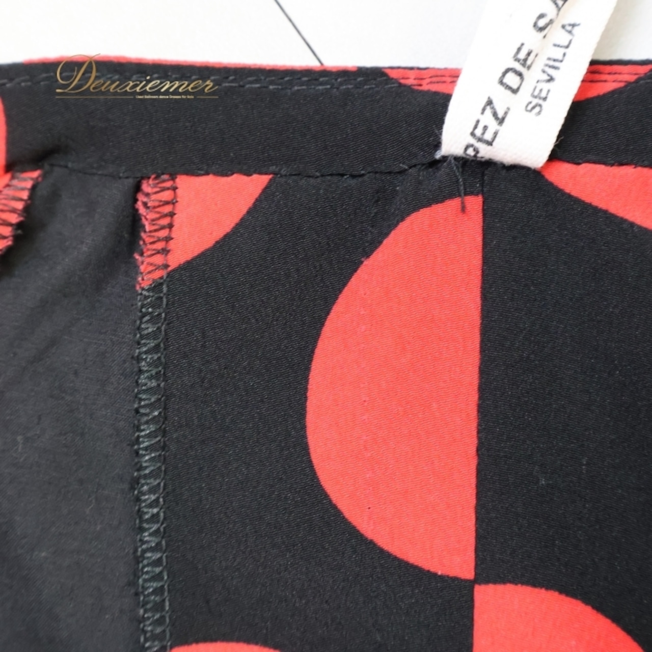 フラメンコ 衣装 マンサニージャ LOPEZ DE SANTOS ロペスデサントス Manzanilla ツーピース セットアップ トップス ブラウス ファルダ スカート 赤 黒 ドット 水玉 ボランテ フリル 長袖 ブラック系 レッド系 フラメンコ衣装 パーティー ドレス おしゃれ キュート セットアップファッション ステージ衣装 かわいいデザイン