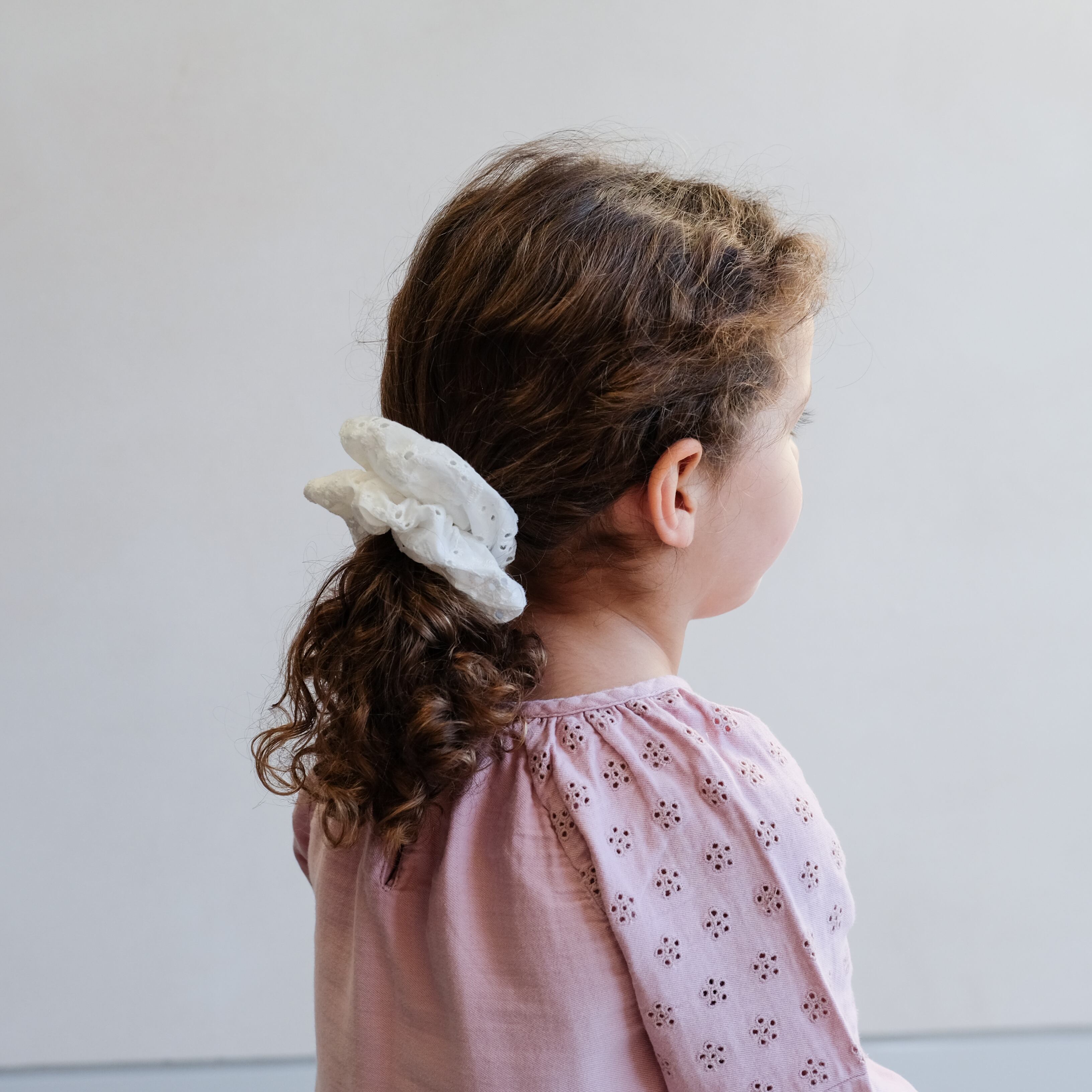 GIANT BRODERIE ANGLAISE SCRUNCHIE_162012 18