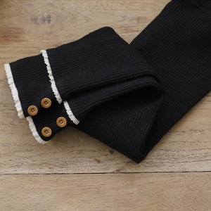 秋ボタン付きリブレギンス