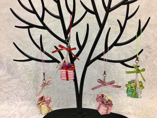 【ギフトボックスチャーム キット②♪ハワイアンリボンレイ】