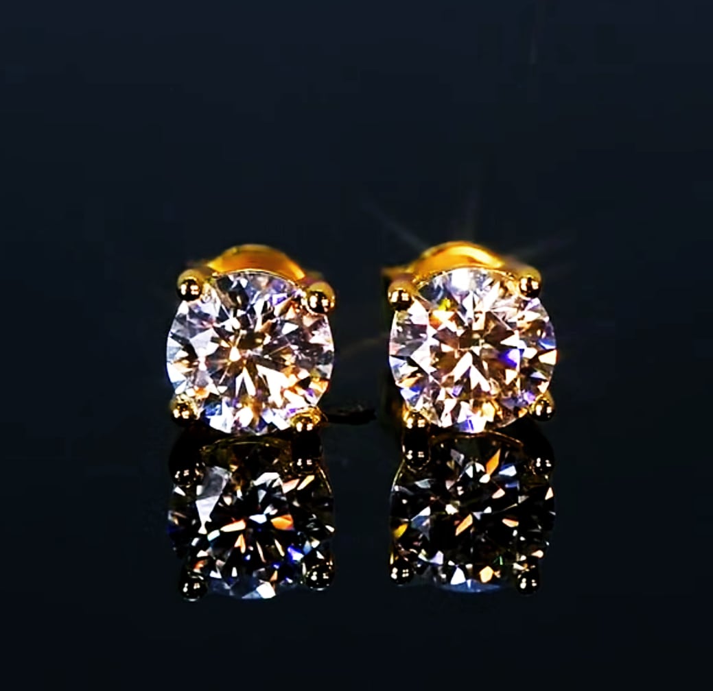 究極◇改良型 0.6ct 4mm モアサナイト 一粒ピアス ゴールド◇silver925