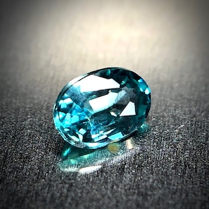 唯一無二の青色 0.06ct 希少石 天然 グランディディエライト