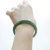 【内径 56.1mm】翡翠甲丸バングル  A貨翡翠 jd_bg1314