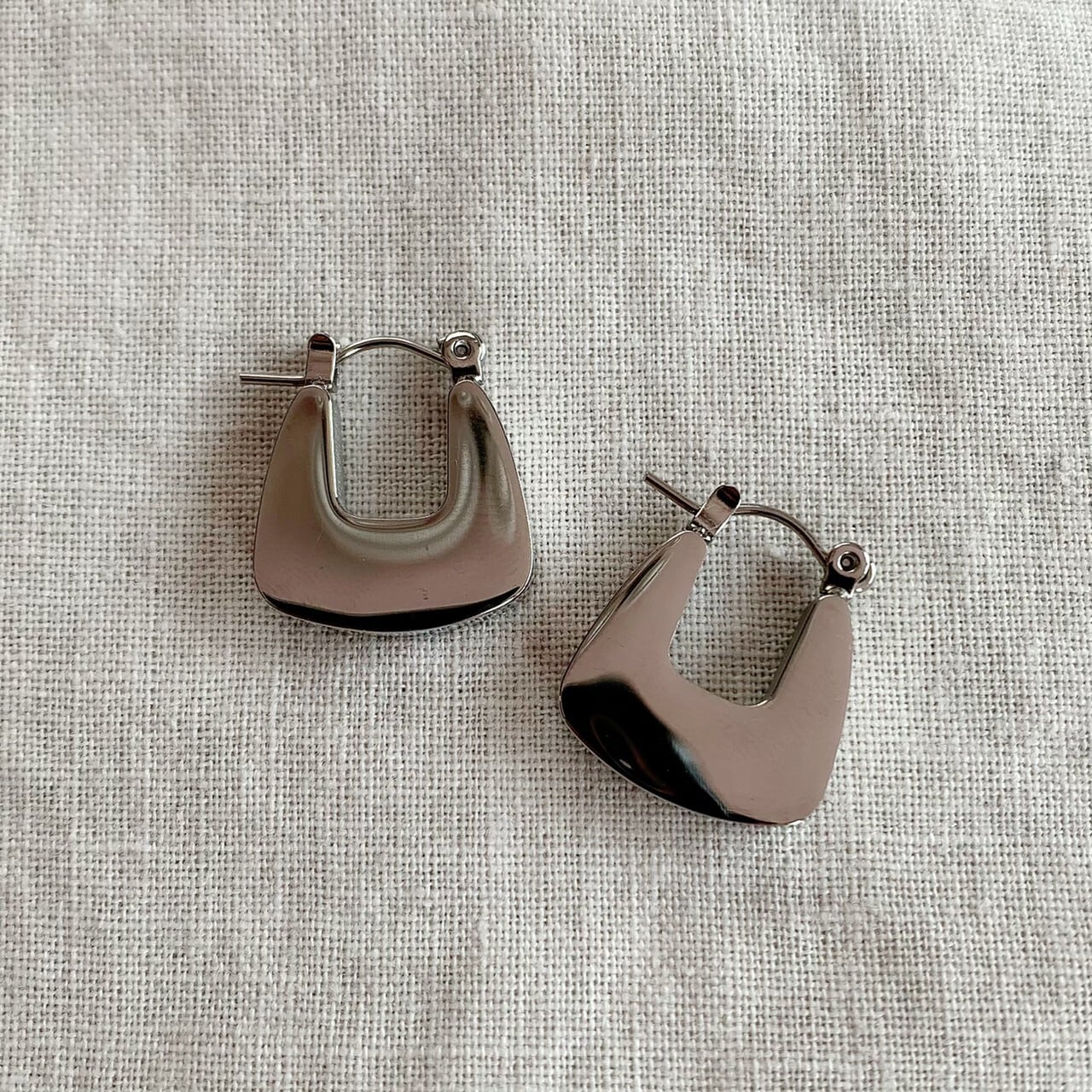 ［サージカルステンレス］Trapezoid Plump Pierce