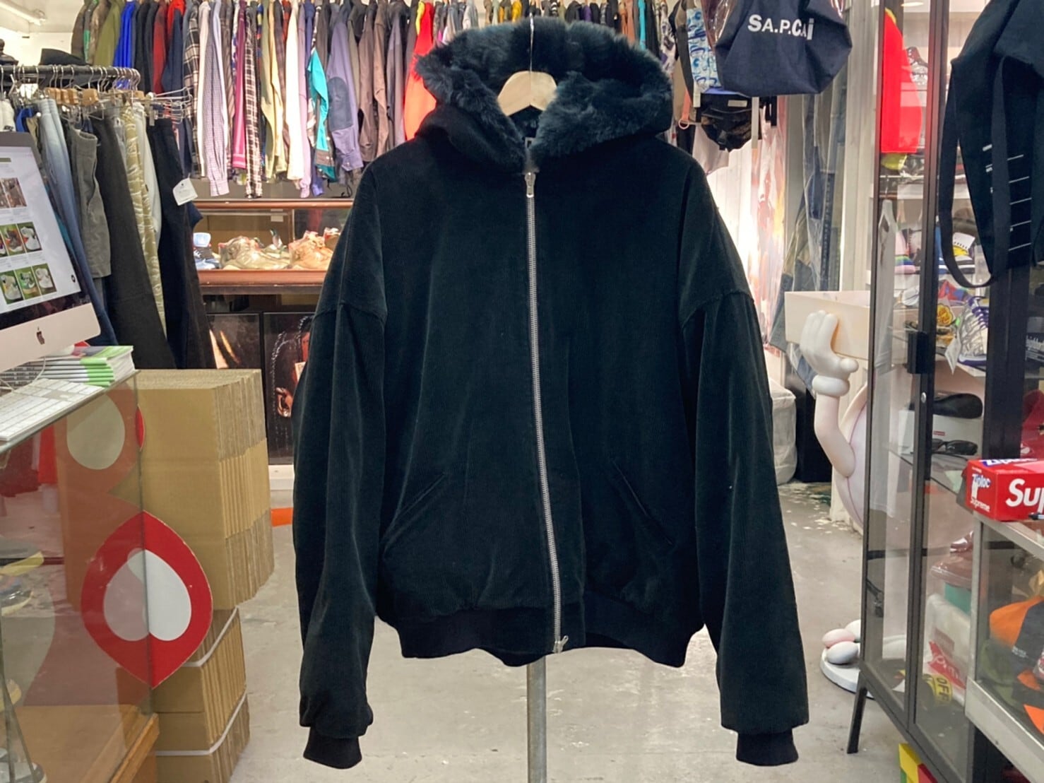 FEAR OF GOD フィアオブゴッド ジャケット 裏地フェイクファー コーデュロイ フルジップ フードジャケット FIFTH COLLECTION / Corduroy Faux Rabbit Fur Hoodie ブラック 黒 L アウター ブルゾン 【メンズ】