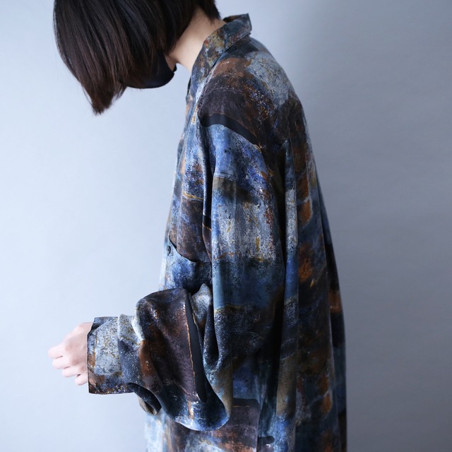 "GOOUCH" beautiful coloring art pattern over silhouette  shirt